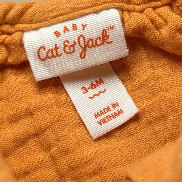 Cat & Jack 5 Piece Spring/Summer Bundle- Size 3-6M - Picture 5 of 10